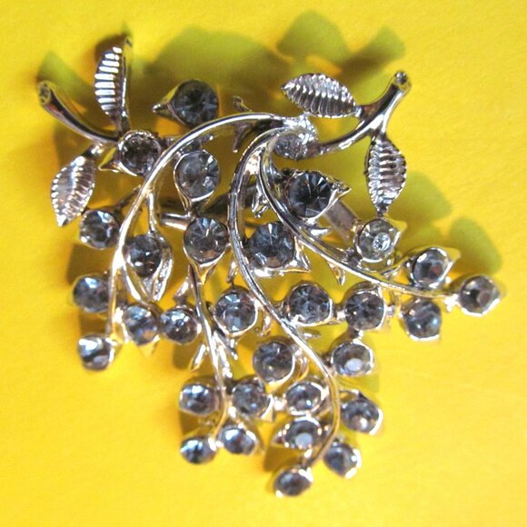 CORO brooch - Picture 7 of 7